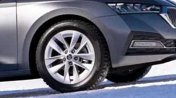 Kış Lastiği Buzda Kayar mı? Karlı Yolda Güvenli Sürüş Teknikleri